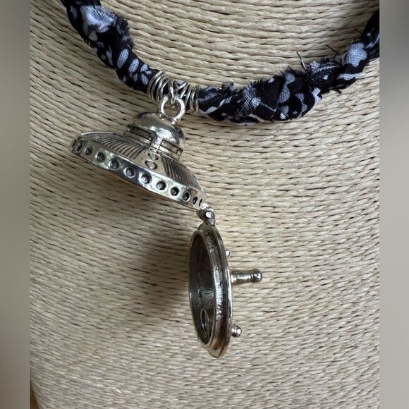 Bandana Necklace UFO Spaceship Alien Black White Twisted New! - Picture 3 of 4